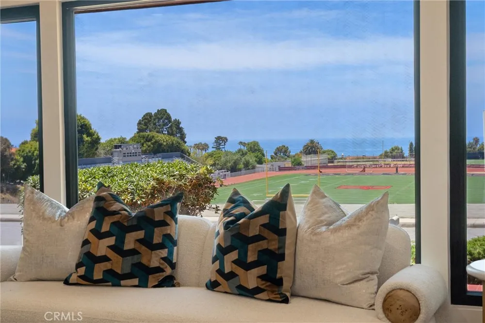 2112 Via Pacheco Palos Verdes Estates, CA 90274