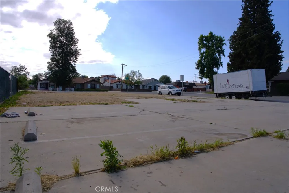 231 H Street Bakersfield, CA 93304