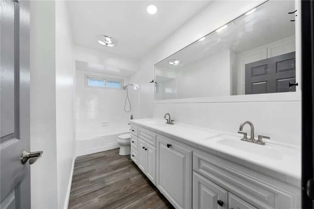 1020 La Serna La Habra, CA 90631