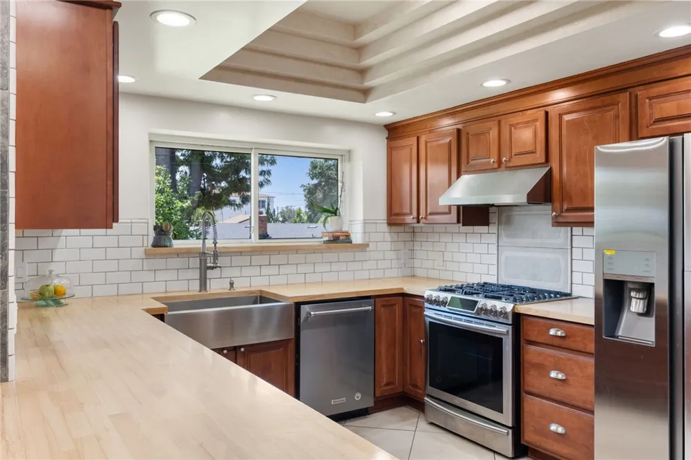 1020 La Serna La Habra, CA 90631
