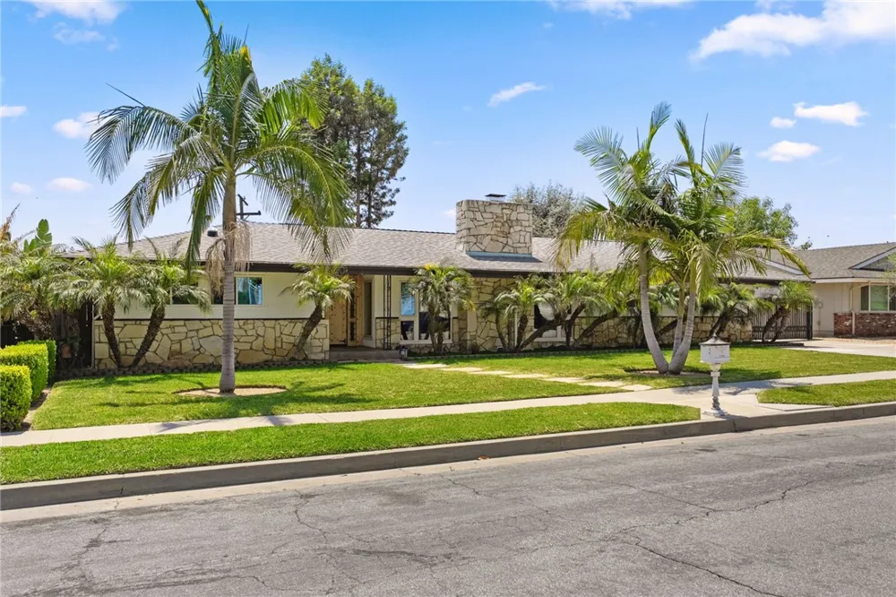 1020 La Serna La Habra, CA 90631