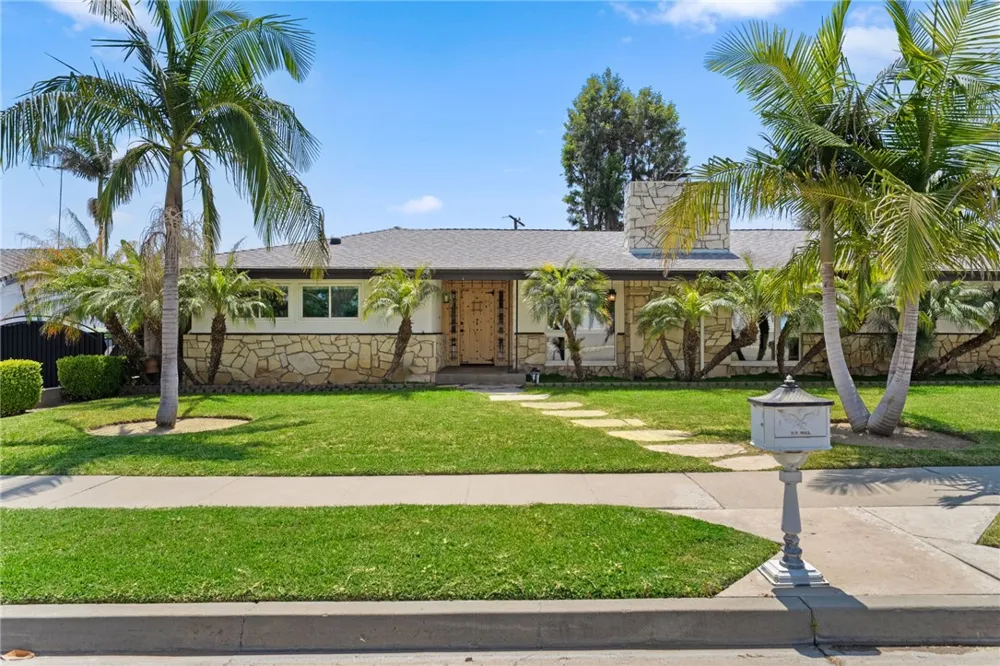 1020 La Serna La Habra, CA 90631