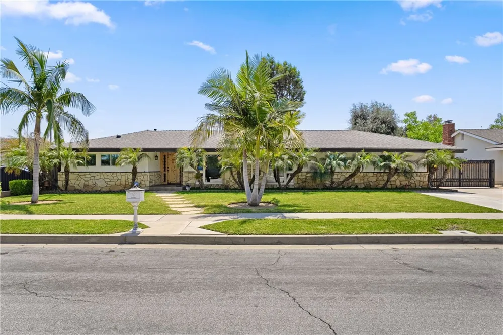 1020 La Serna La Habra, CA 90631