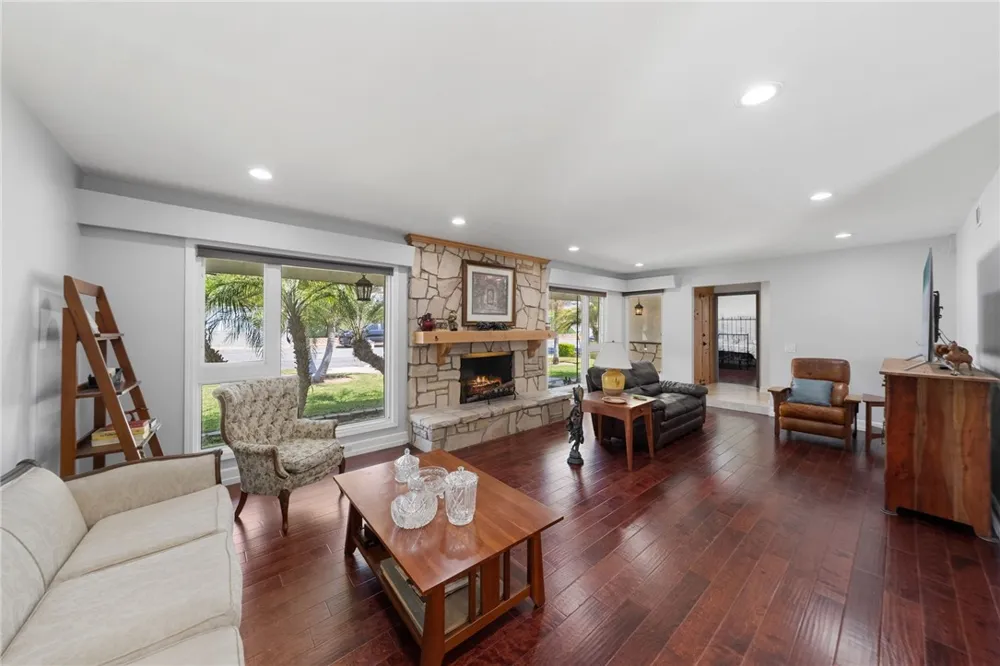 1020 La Serna La Habra, CA 90631