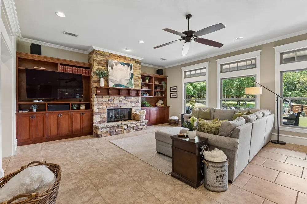 206 Rodeo Drive Azle, TX 76020