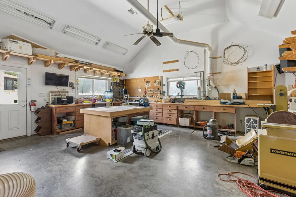 206 Rodeo Drive Azle, TX 76020