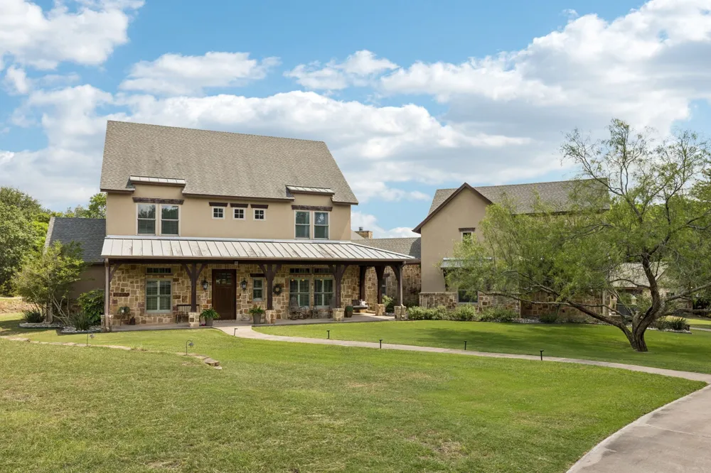 206 Rodeo Drive Azle, TX 76020