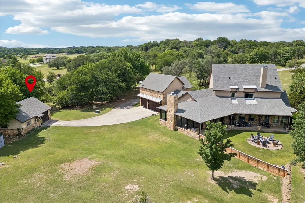 206 Rodeo Drive Azle, TX 76020