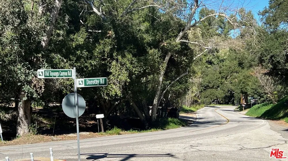 3485 Old Topanga Canyon Road Topanga, CA 90290