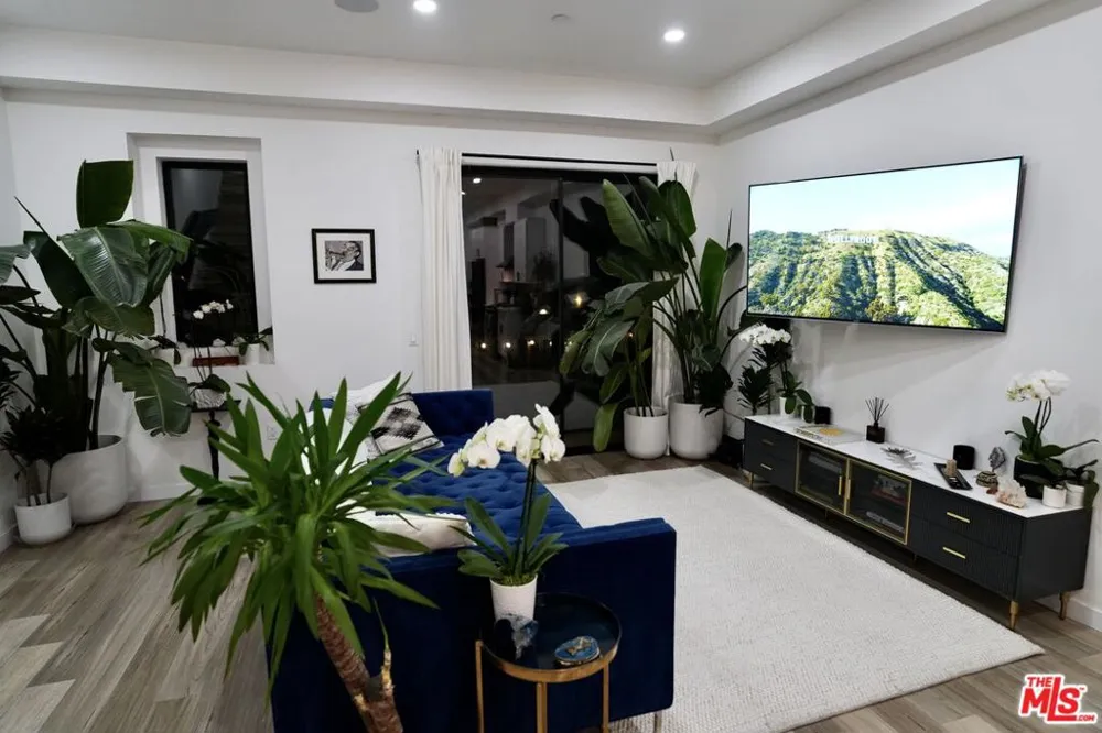 5961 Fountain Avenue Los Angeles, CA 90028