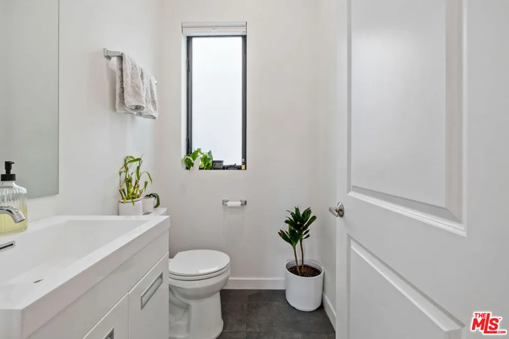 5961 Fountain Avenue Los Angeles, CA 90028
