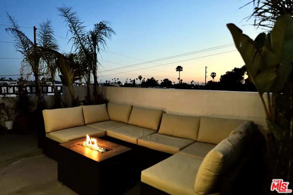 5961 Fountain Avenue Los Angeles, CA 90028