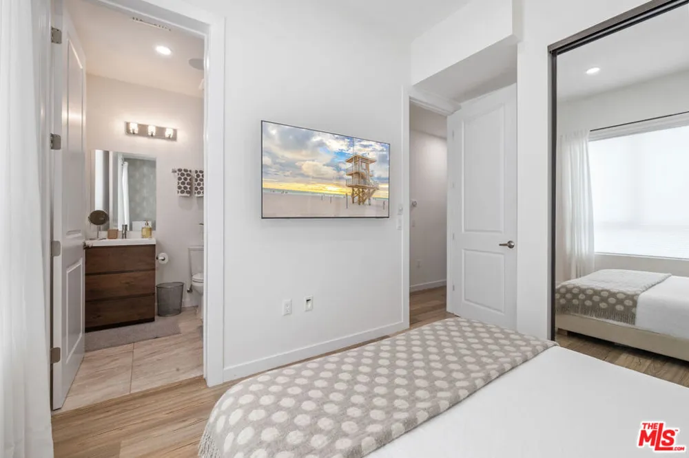 5961 Fountain Avenue Los Angeles, CA 90028