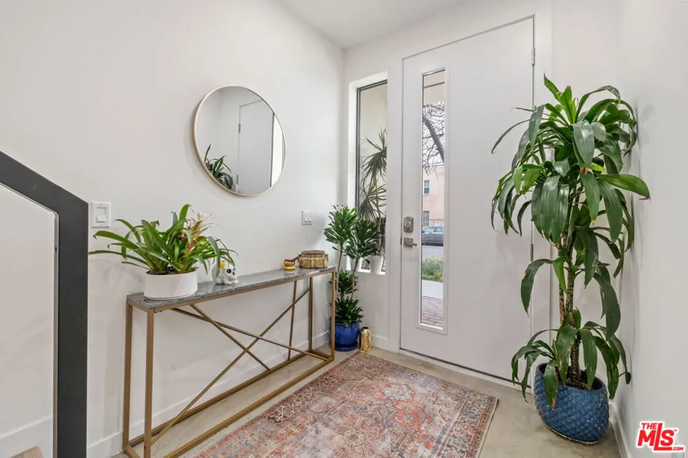 5961 Fountain Avenue Los Angeles, CA 90028