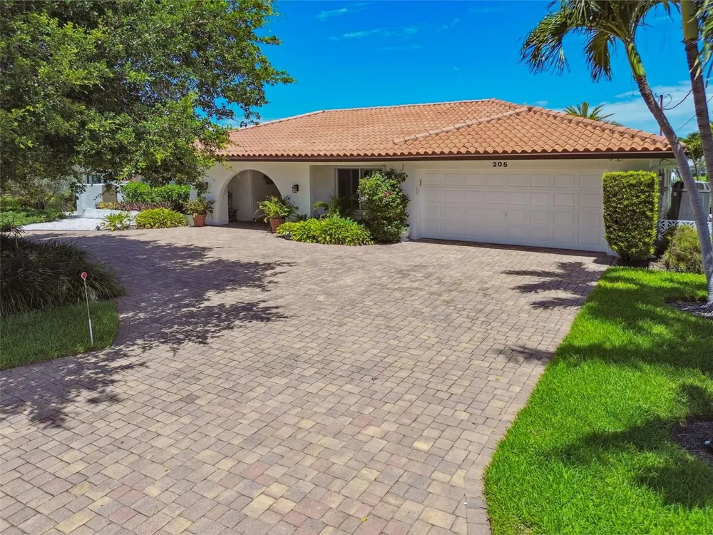 205 HARRISON AVENUE Belleair Beach, FL 33786