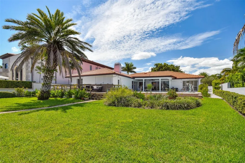 205 HARRISON AVENUE Belleair Beach, FL 33786