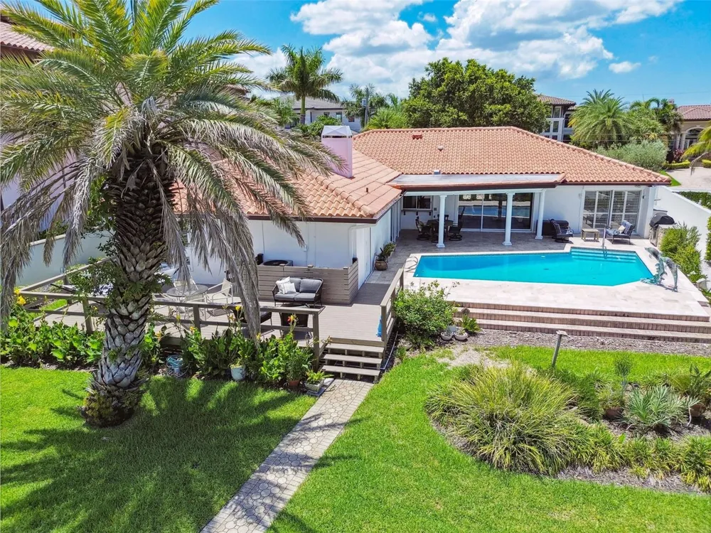 205 HARRISON AVENUE Belleair Beach, FL 33786