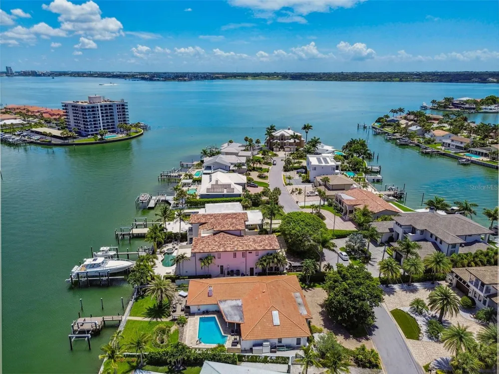 205 HARRISON AVENUE Belleair Beach, FL 33786