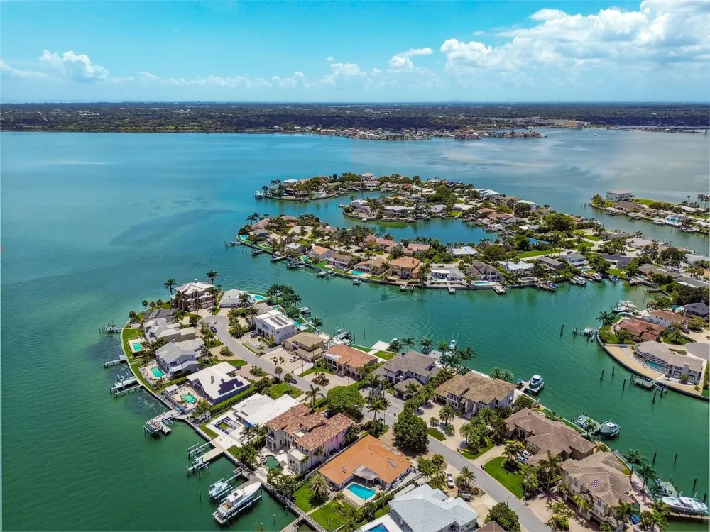 205 HARRISON AVENUE Belleair Beach, FL 33786