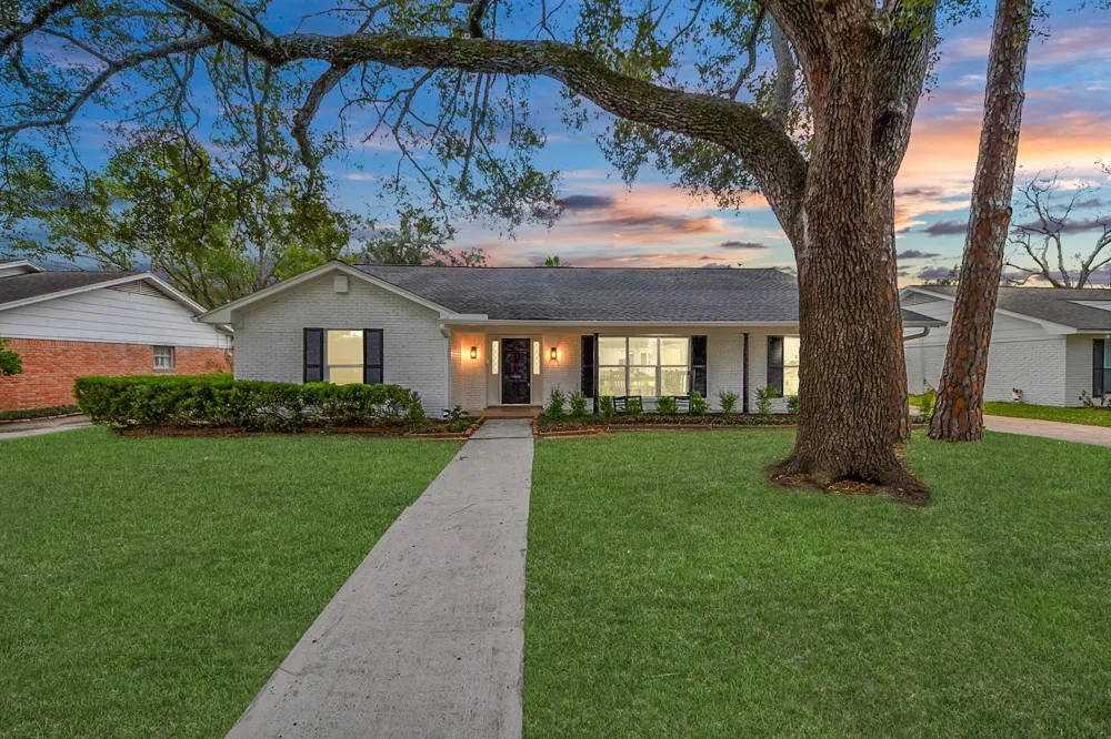 7819 Pagewood Lane Houston, TX 77063