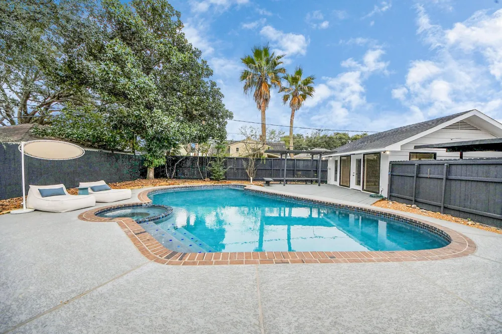 7819 Pagewood Lane Houston, TX 77063