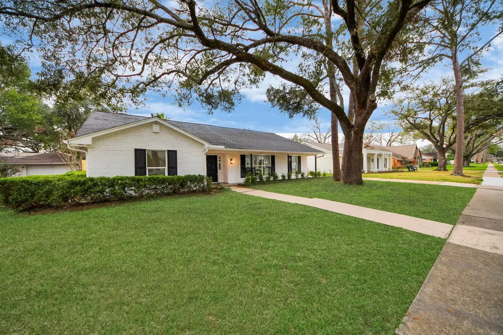 7819 Pagewood Lane Houston, TX 77063