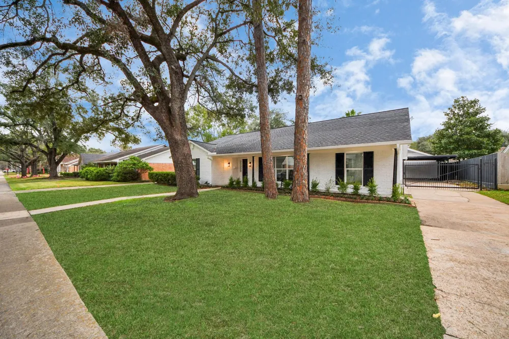7819 Pagewood Lane Houston, TX 77063