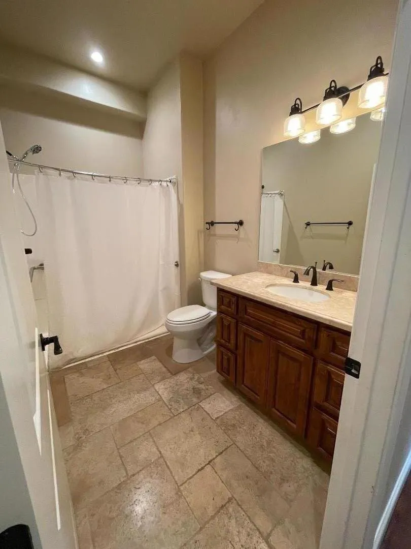 1360 Santa Ana Road Hollister, CA 95023