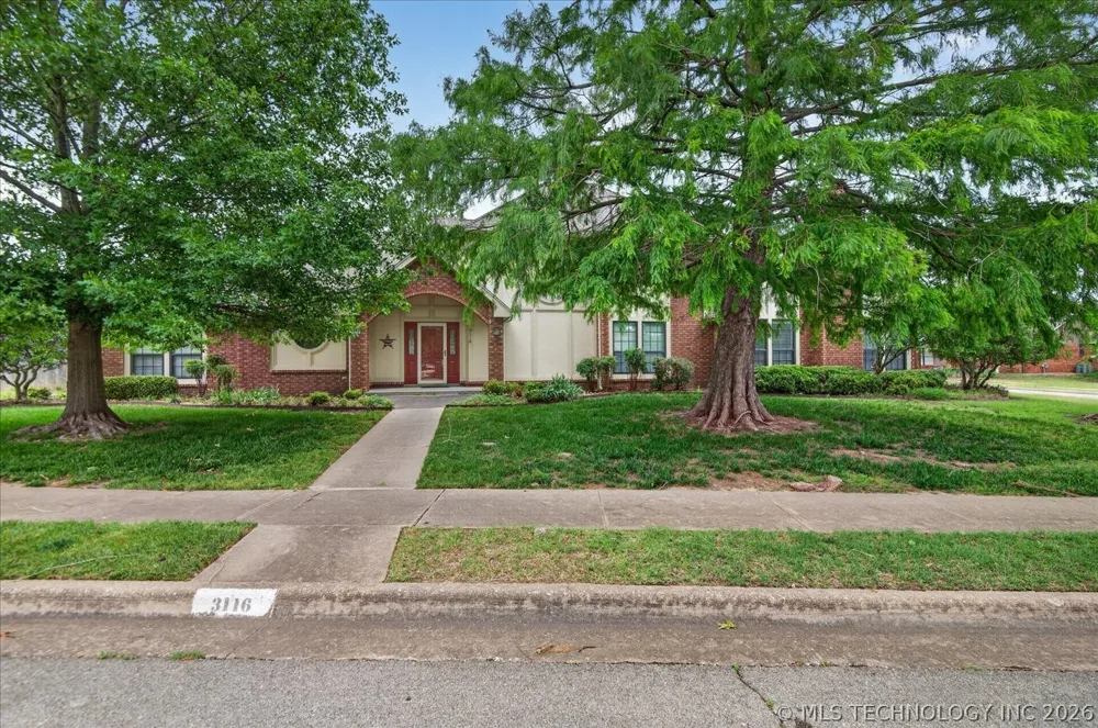 3116 Camelot Drive Bartlesville, OK 74006
