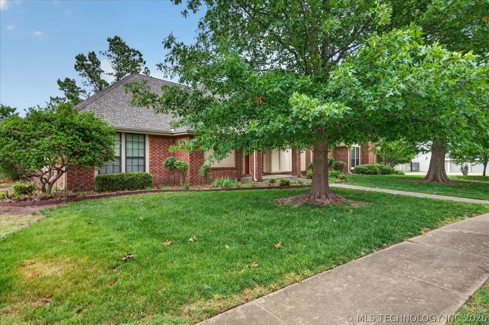 3116 Camelot Drive Bartlesville, OK 74006