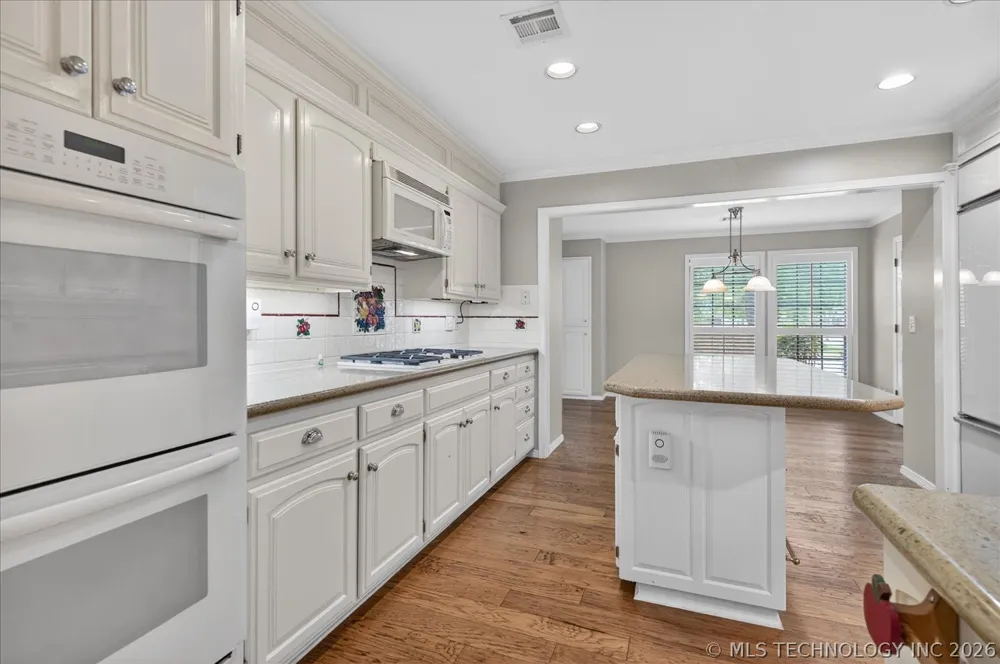 3116 Camelot Drive Bartlesville, OK 74006