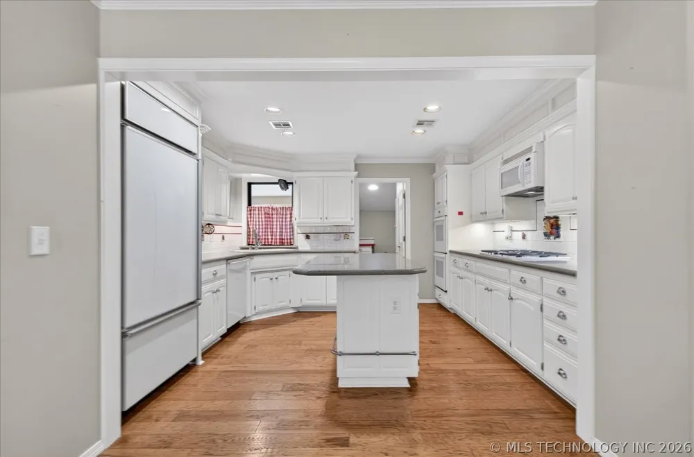3116 Camelot Drive Bartlesville, OK 74006
