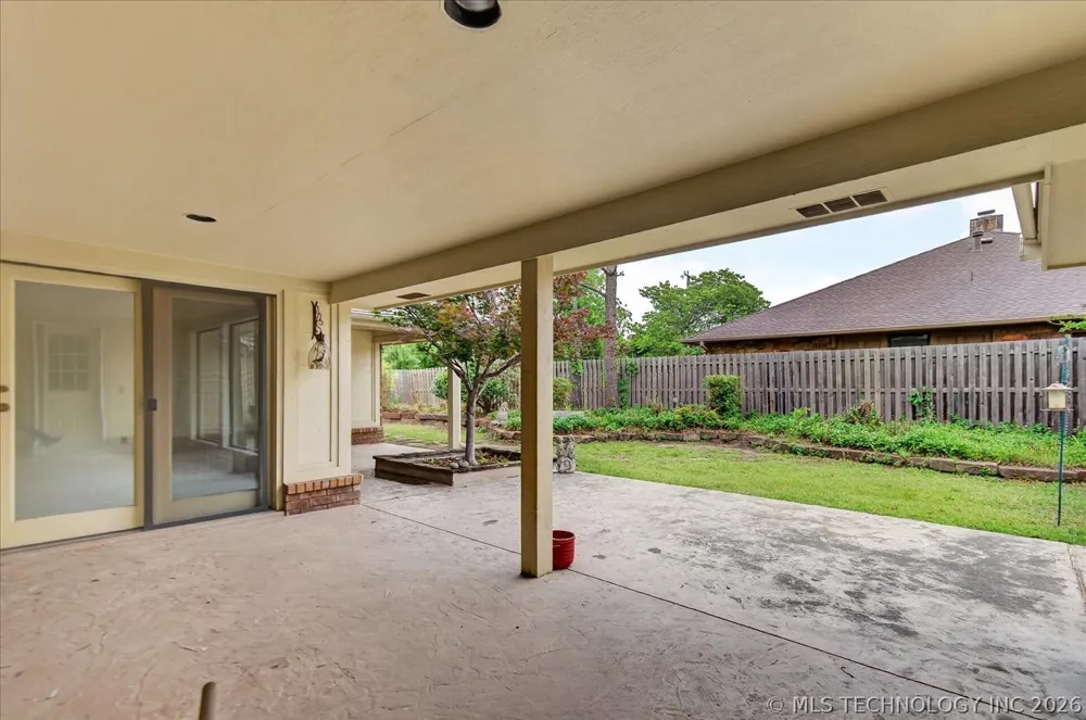 3116 Camelot Drive Bartlesville, OK 74006