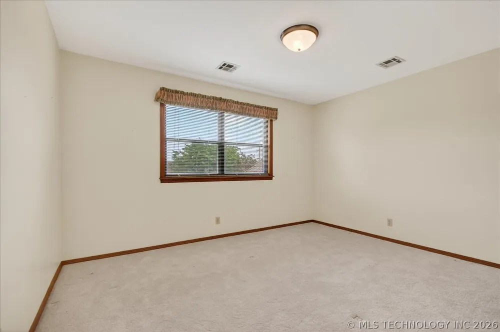 3116 Camelot Drive Bartlesville, OK 74006
