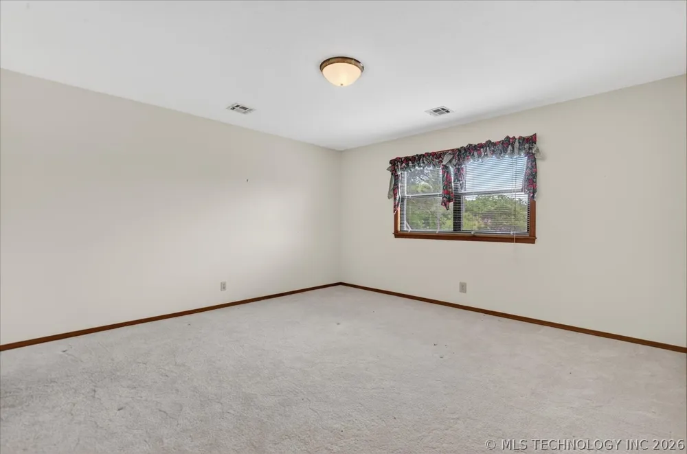 3116 Camelot Drive Bartlesville, OK 74006
