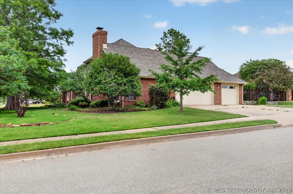 3116 Camelot Drive Bartlesville, OK 74006