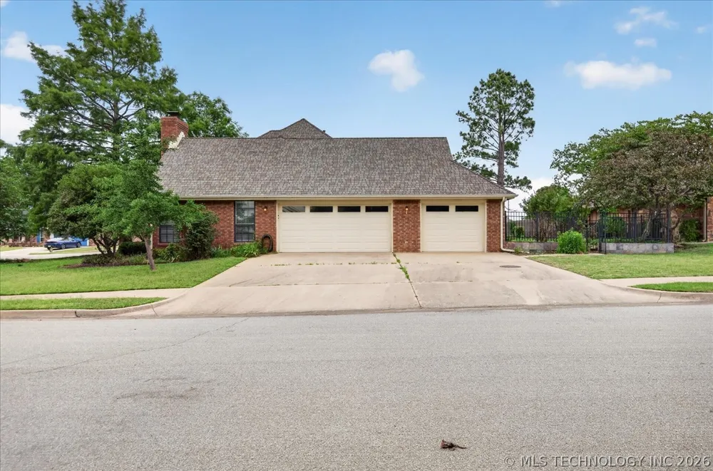 3116 Camelot Drive Bartlesville, OK 74006