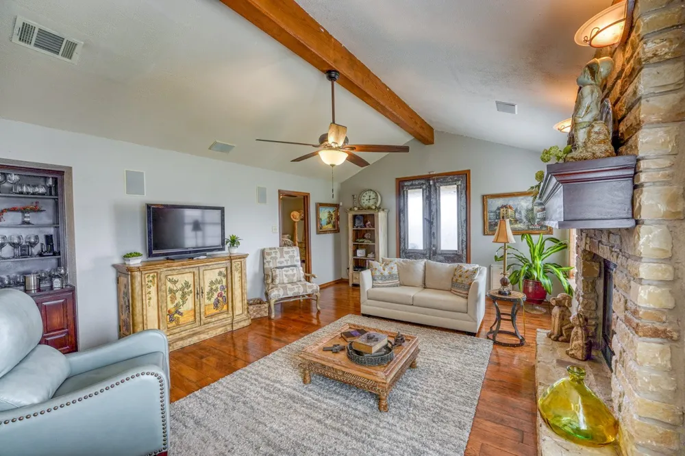 603 Sun Ray Horseshoe Bay, TX 78657