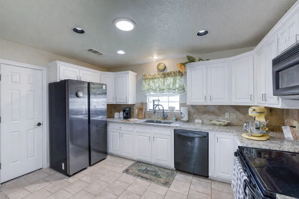 603 Sun Ray Horseshoe Bay, TX 78657