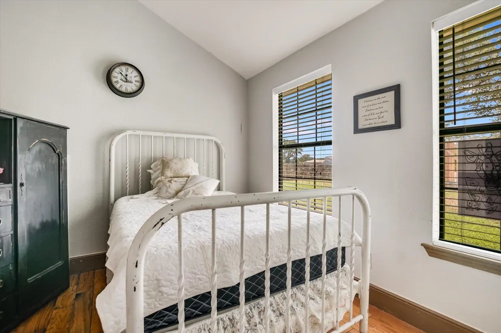 603 Sun Ray Horseshoe Bay, TX 78657