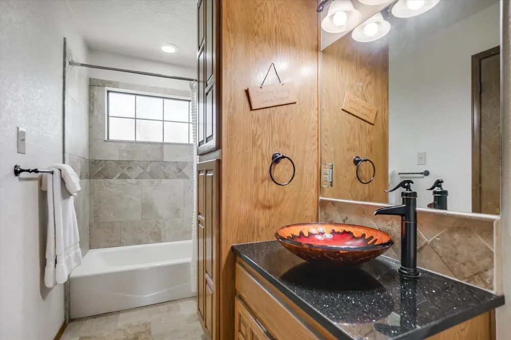 603 Sun Ray Horseshoe Bay, TX 78657