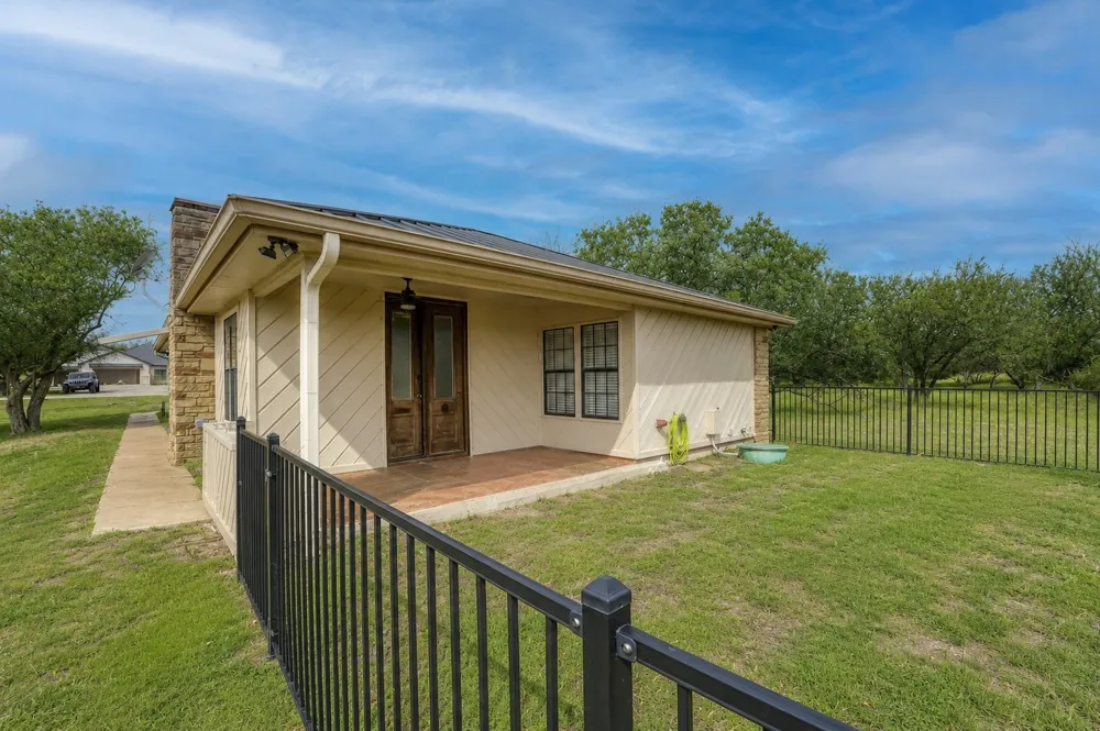 603 Sun Ray Horseshoe Bay, TX 78657