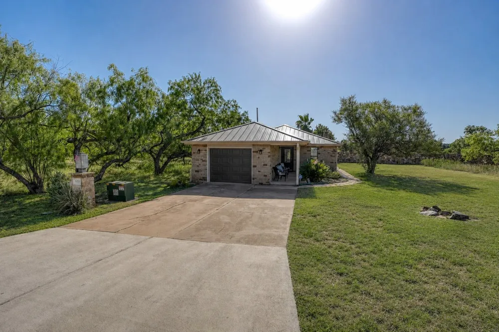 603 Sun Ray Horseshoe Bay, TX 78657