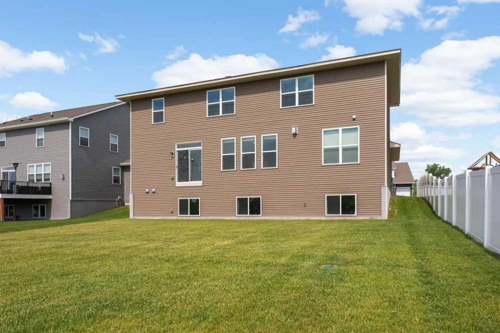 6180 Martin Avenue NE Albertville, MN 55301