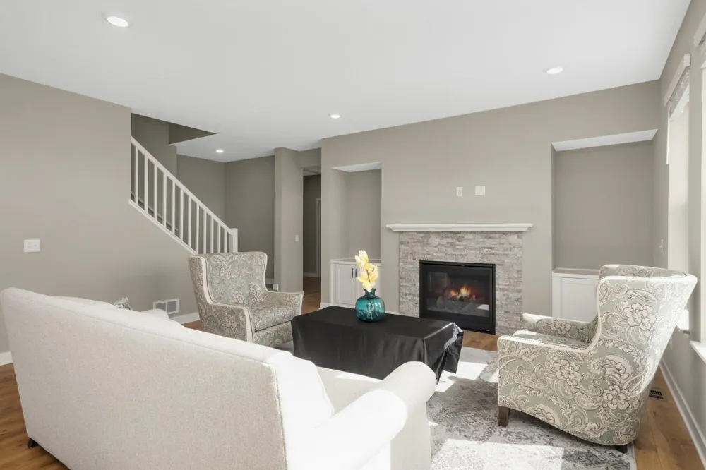 6180 Martin Avenue NE Albertville, MN 55301