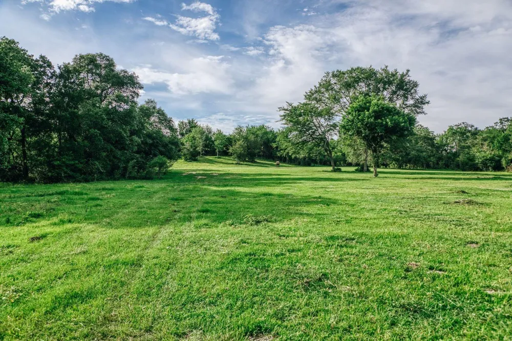 19576 Pickens Road Washington, TX 77880