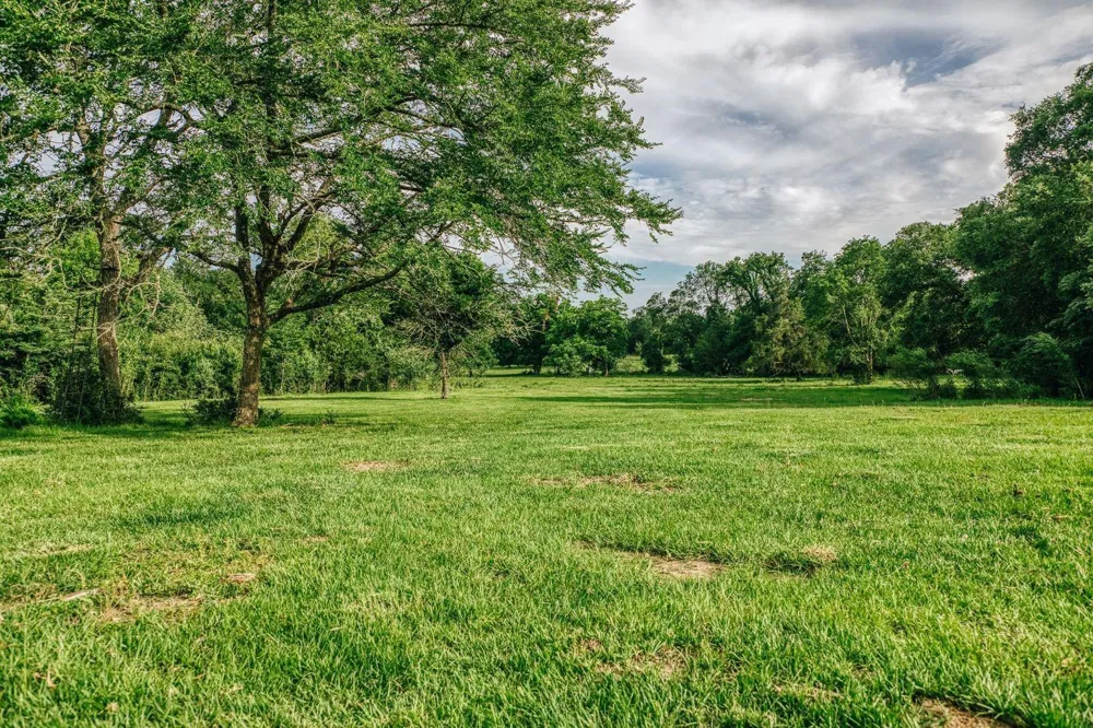 19576 Pickens Road Washington, TX 77880