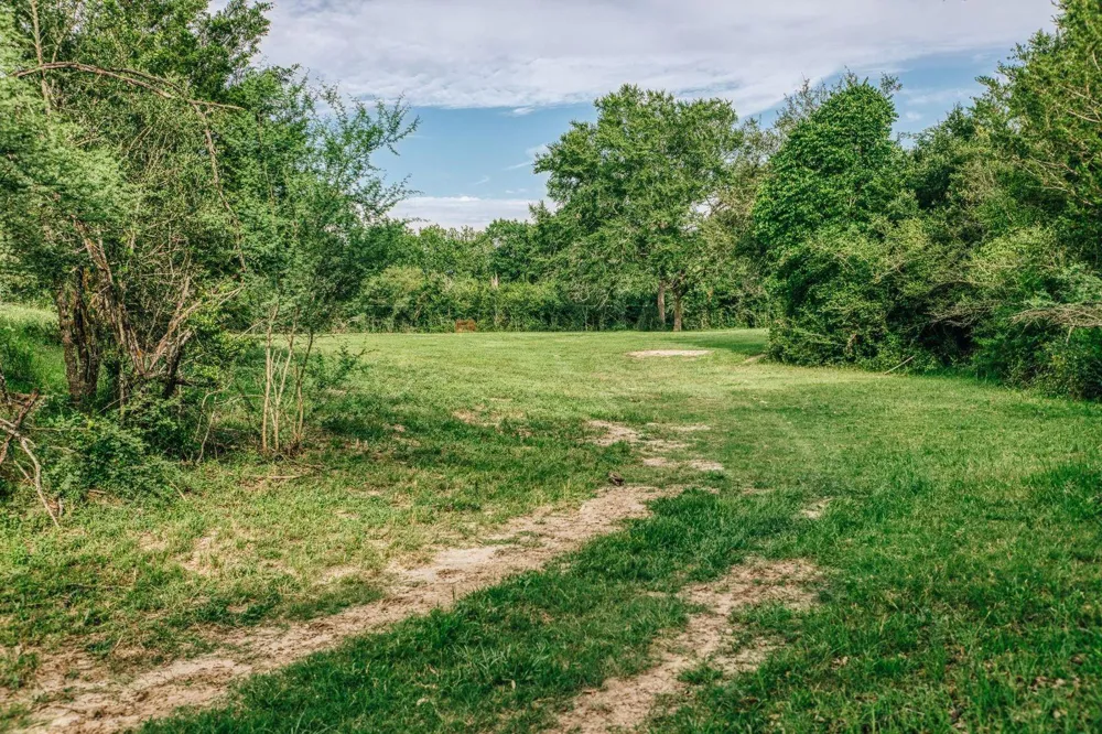 19576 Pickens Road Washington, TX 77880