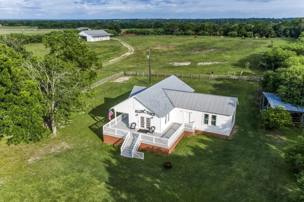 19576 Pickens Road Washington, TX 77880