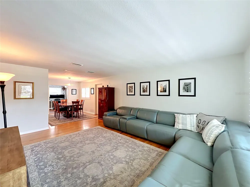 2806 VINE STREET Orlando, FL 32806